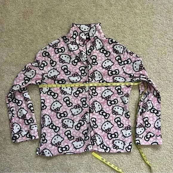 Hello Kitty Sleepwear By Sanrio Teen/Girls Size XL Pajamas PJs Set Polyester - Picture 6 of 16